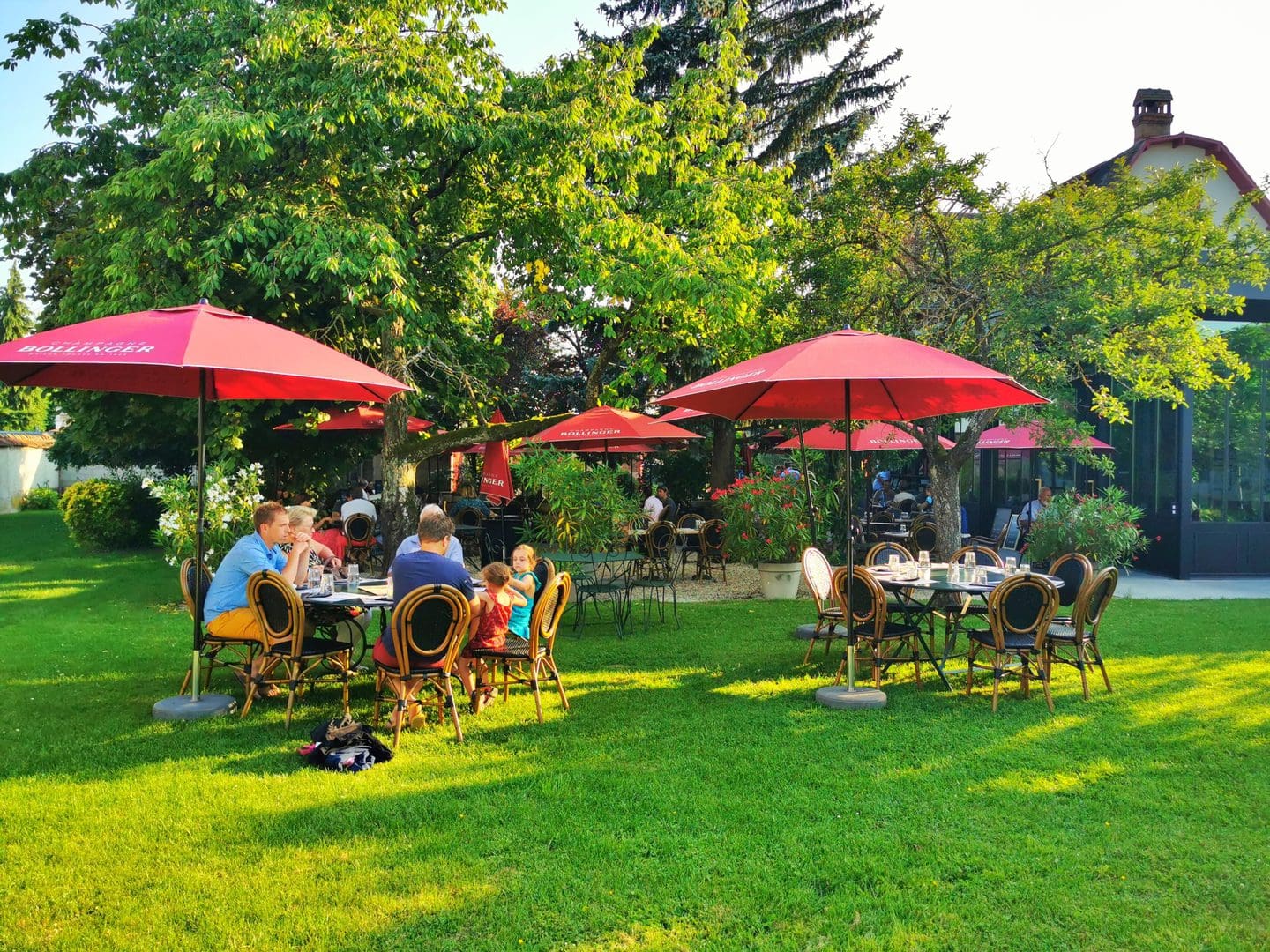 2 jours sur Epernay et les environs
Passage à AY Champagne
Restaurant Henri 4