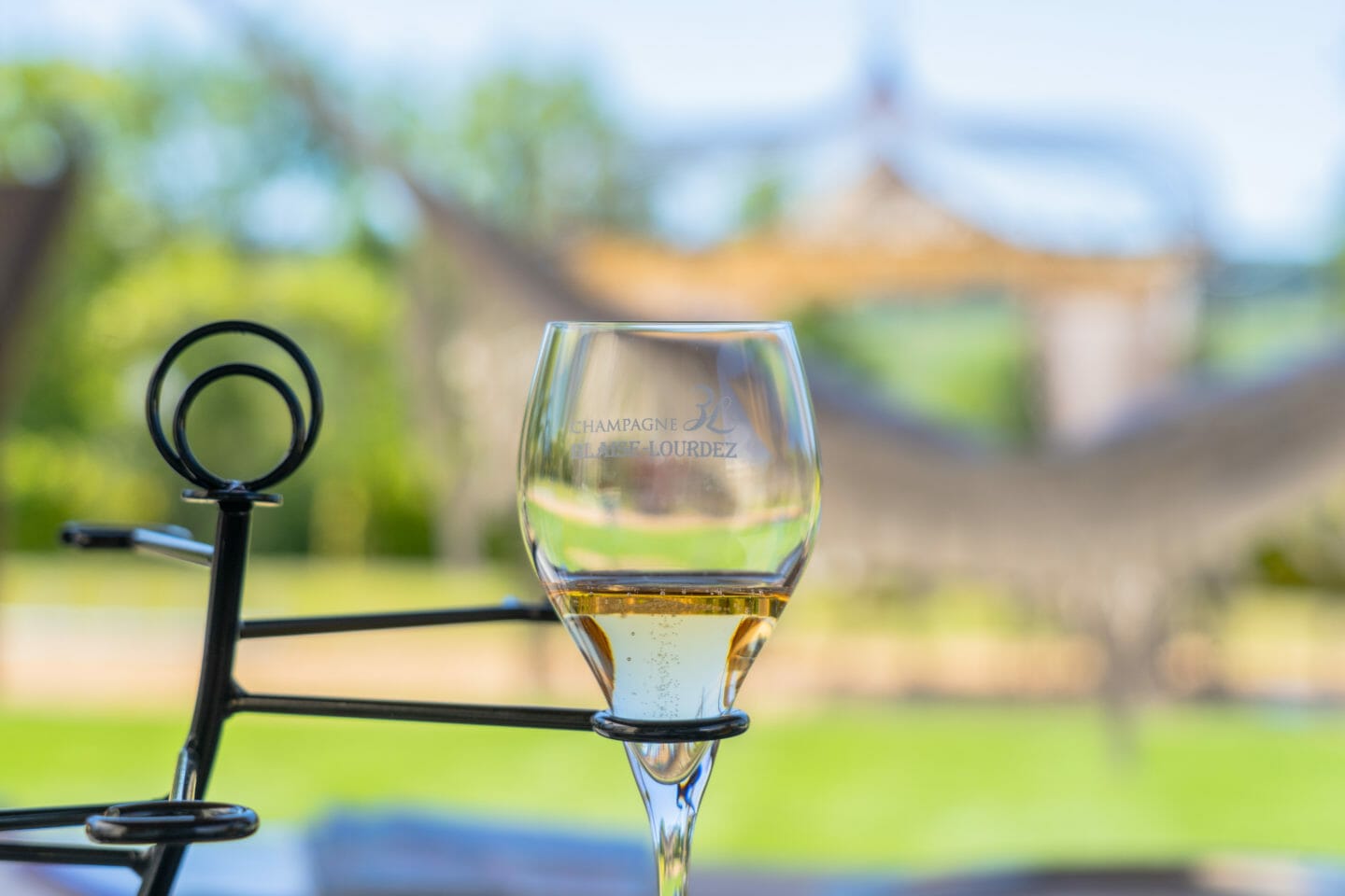 Jardin d'Isabelle - dégustation d'une coupe de cHampagne pendant le weekend - Guide