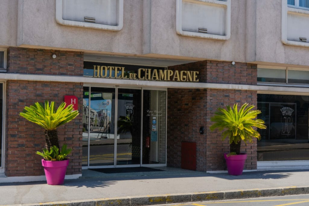 Epernay - visit Champagne Region - weekend - Best hotel in Epernay - Hôtel de Champagne in the center