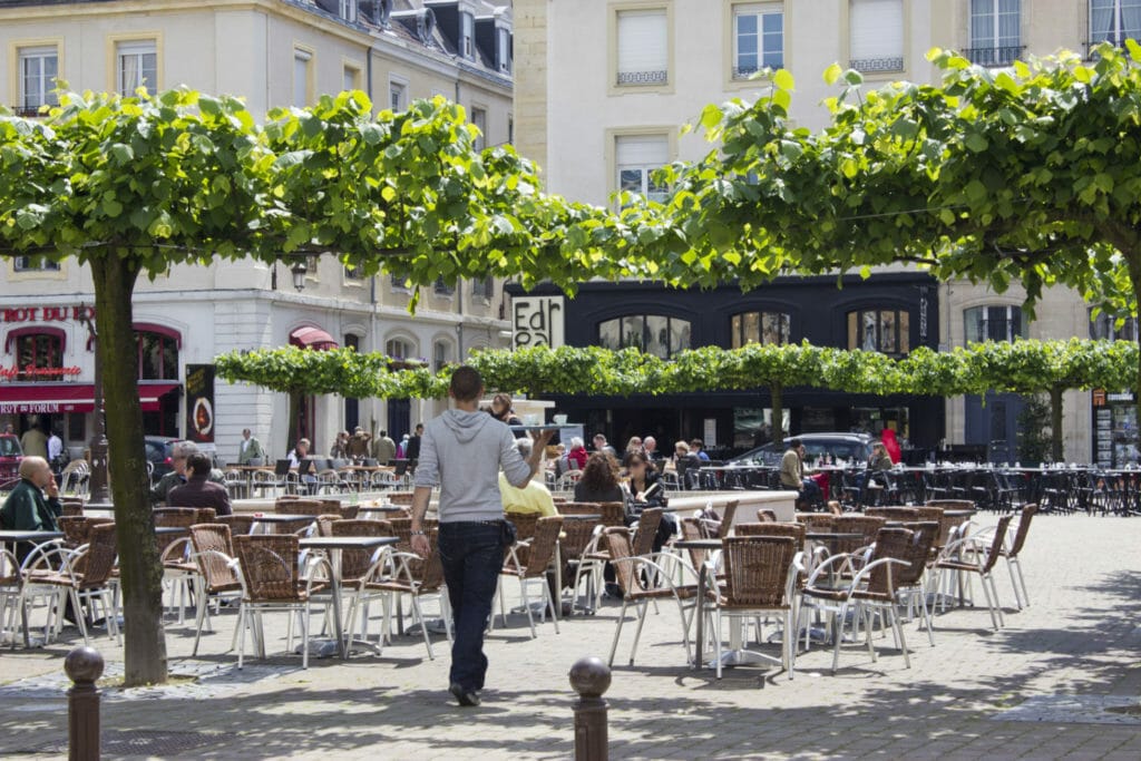 Place du Forum à reims - Terrasse Reims - près du Cryptoportique